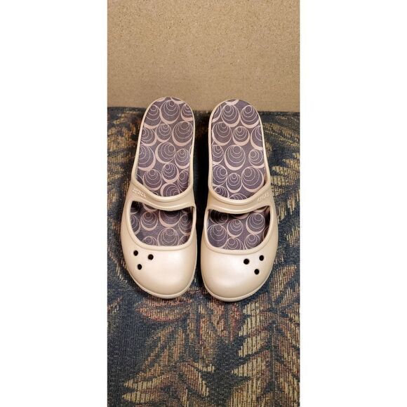 CROCS Shoes - CROCS Women’s Gold and Espresso Frances Wedge Sandals Size 7